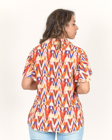 BLUSA CON COLLETTO IN FANTASIA GEOMETRICA