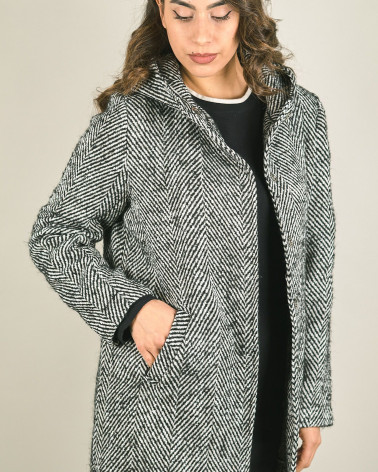 Cappotto in tessuto spigato con capuccio 