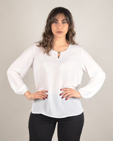 Blusa con dettaglio in gioiello