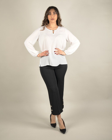 Blusa con dettaglio in gioiello