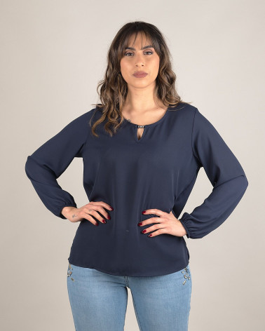 Blusa con dettaglio in gioiello