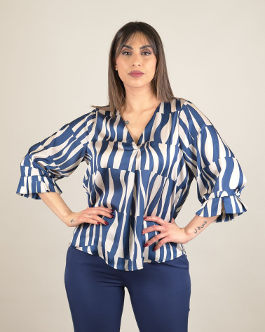 Blusa in raso con stampa astratta