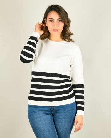 Maglia in misto viscosa con righe sotto