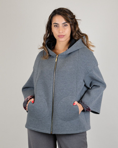 Giacca corta con cappuccio e zip