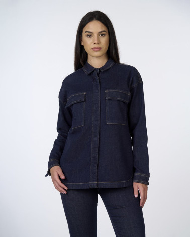 Camicia in denim scuro con tasche frontali