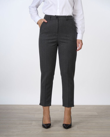 Pantaloni a sigaretta spigati