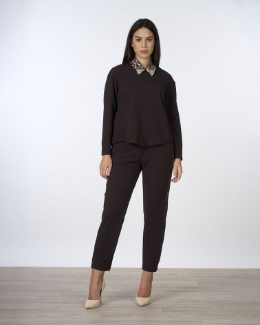 Maglia marrone in scuba crêpe con colletto leopard