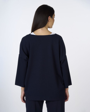 Maglia blu con sottotono bianco