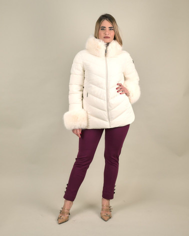 Piumino con collo e polsi in eco pelliccia