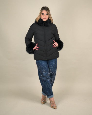 Piumino con collo e polsi in eco pelliccia