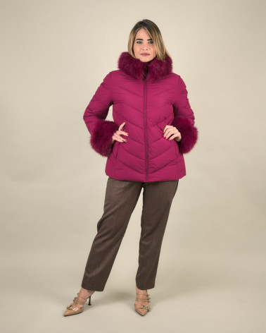 Piumino con collo e polsi in eco pelliccia