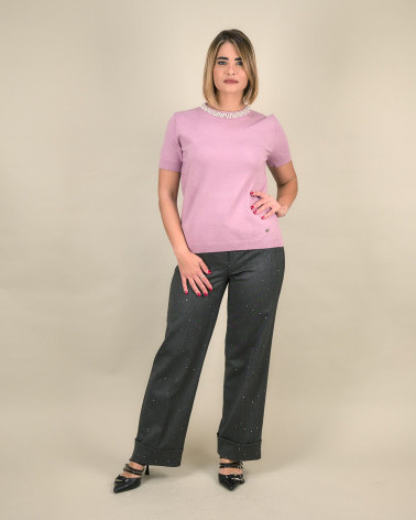 Maglia con collo gioiello e maniche corte