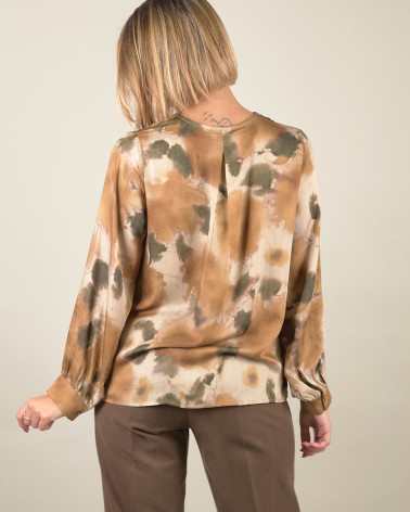 Blusa in fantasia natural dye