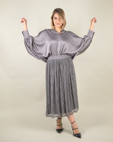 Blusa in raso con maniche a pipistrello