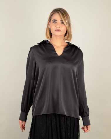 Blusa nera in raso con pizzo