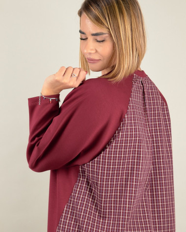 Felpa bordeaux con inserti a quadri