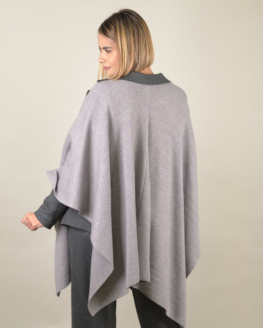 Poncho morbido in maglia viscosa