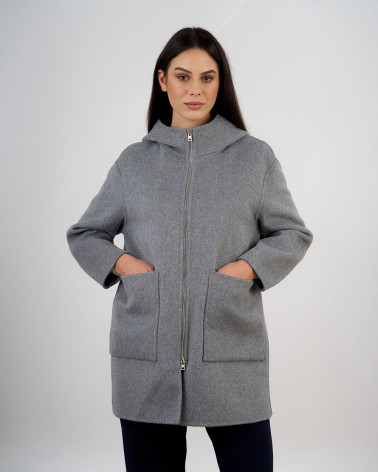 Cappotto in lana con cappuccio