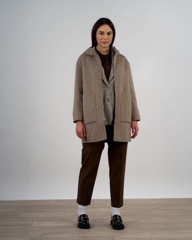 Cappotto in lana con cappuccio