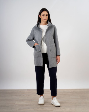 Cappotto in lana con cappuccio