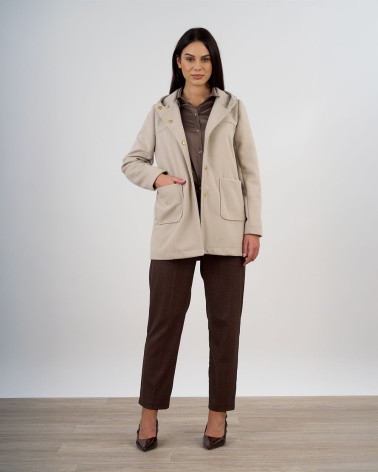 Giacca con cappuccio e bottoni a pressione