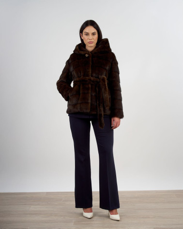 Giacca in eco pelliccia con cappuccio