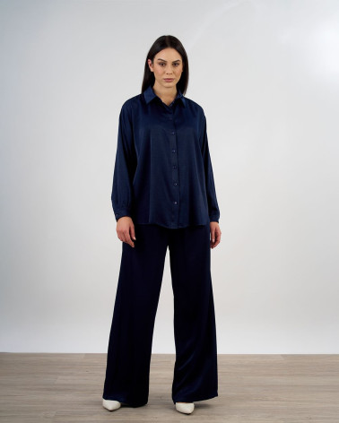 Camicia in raso con maniche lunghe