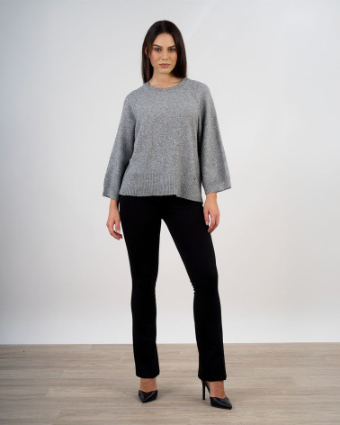 Maglia svasata con lavorazione a micro paillettes