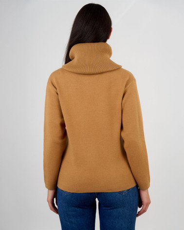 Maglia con collo alto removibile e tasche frontali