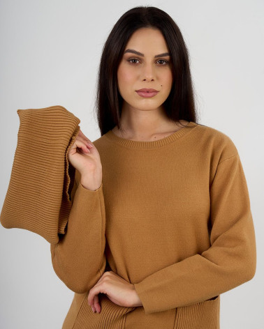 Maglia con collo alto removibile e tasche frontali