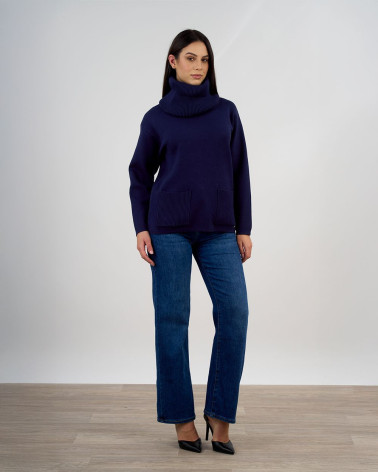 Maglia con collo alto removibile e tasche frontali