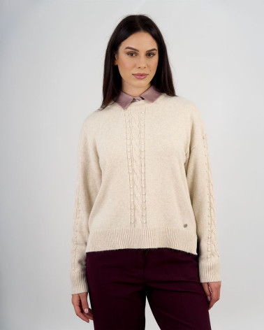 Maglia con lavorazione trecce e fondo asimmetrico