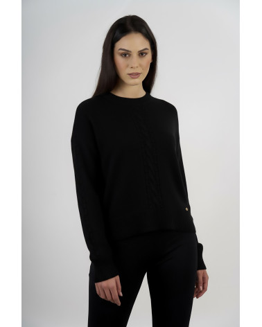 Maglia con lavorazione trecce e fondo asimmetrico