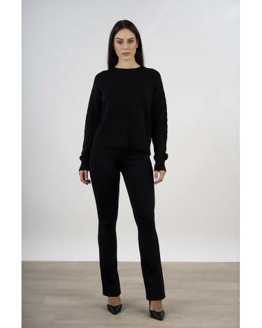 Maglia con lavorazione trecce e fondo asimmetrico