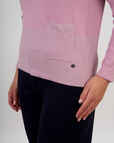 Maglia con tasche frontali e dettagli luminosi