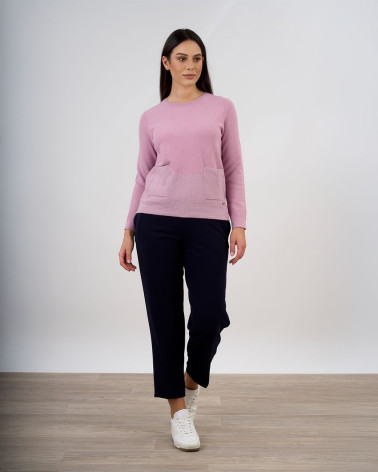 Maglia con tasche frontali e dettagli luminosi