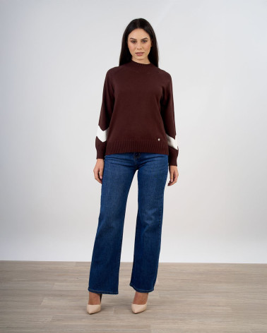 Maglia con maniche a contrasto e collo a coste