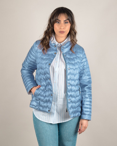 Piumino leggero con bottoni e zip