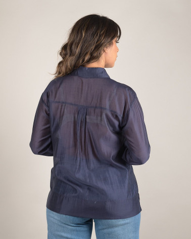 Camicia blu in organza con manica tre quarti