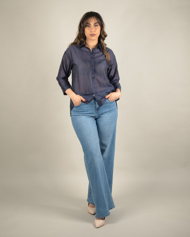 Camicia blu in organza con manica tre quarti