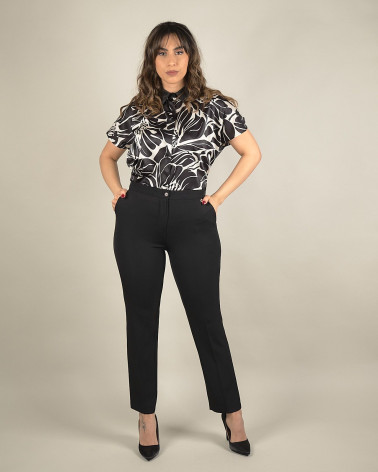 Pantaloni eleganti a sigaretta in cady fluido