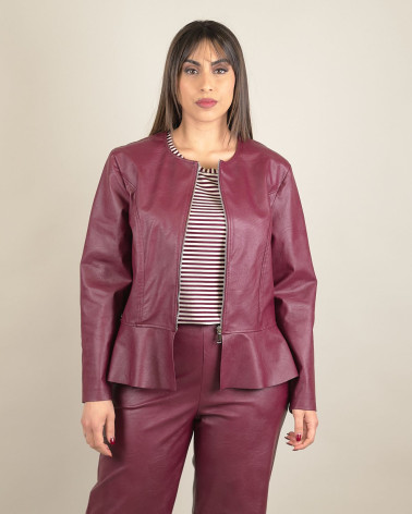 Giacca in ecopelle bordeaux con zip e volant