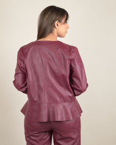 Giacca in ecopelle bordeaux con zip e volant