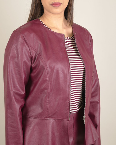 Giacca in ecopelle bordeaux con zip e volant