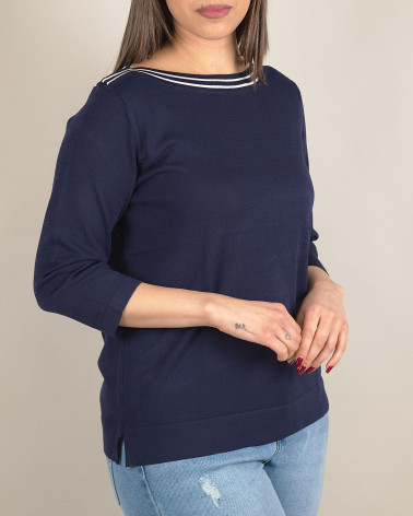 Maglia in filo con scollo a barca a contrasto