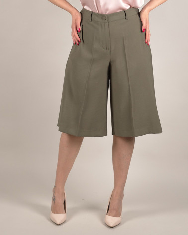 Bermuda eleganti in viscosa verde oliva