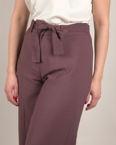 Pantaloni a palazzo con cintura in vita