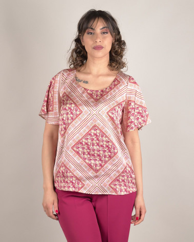 Blusa in raso fantasia barocca con maniche voilant