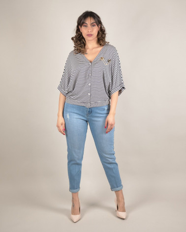 Maglia a righe con bottoni decorativi