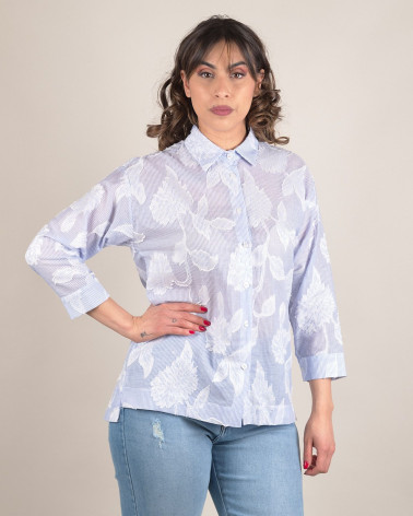 Camicia in cotone con ricami floreali